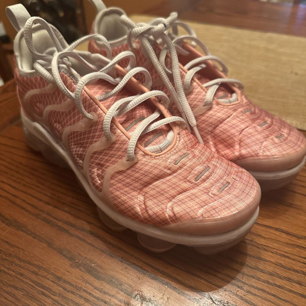Nike Air VaporMax Plus Sneaker. Size 8